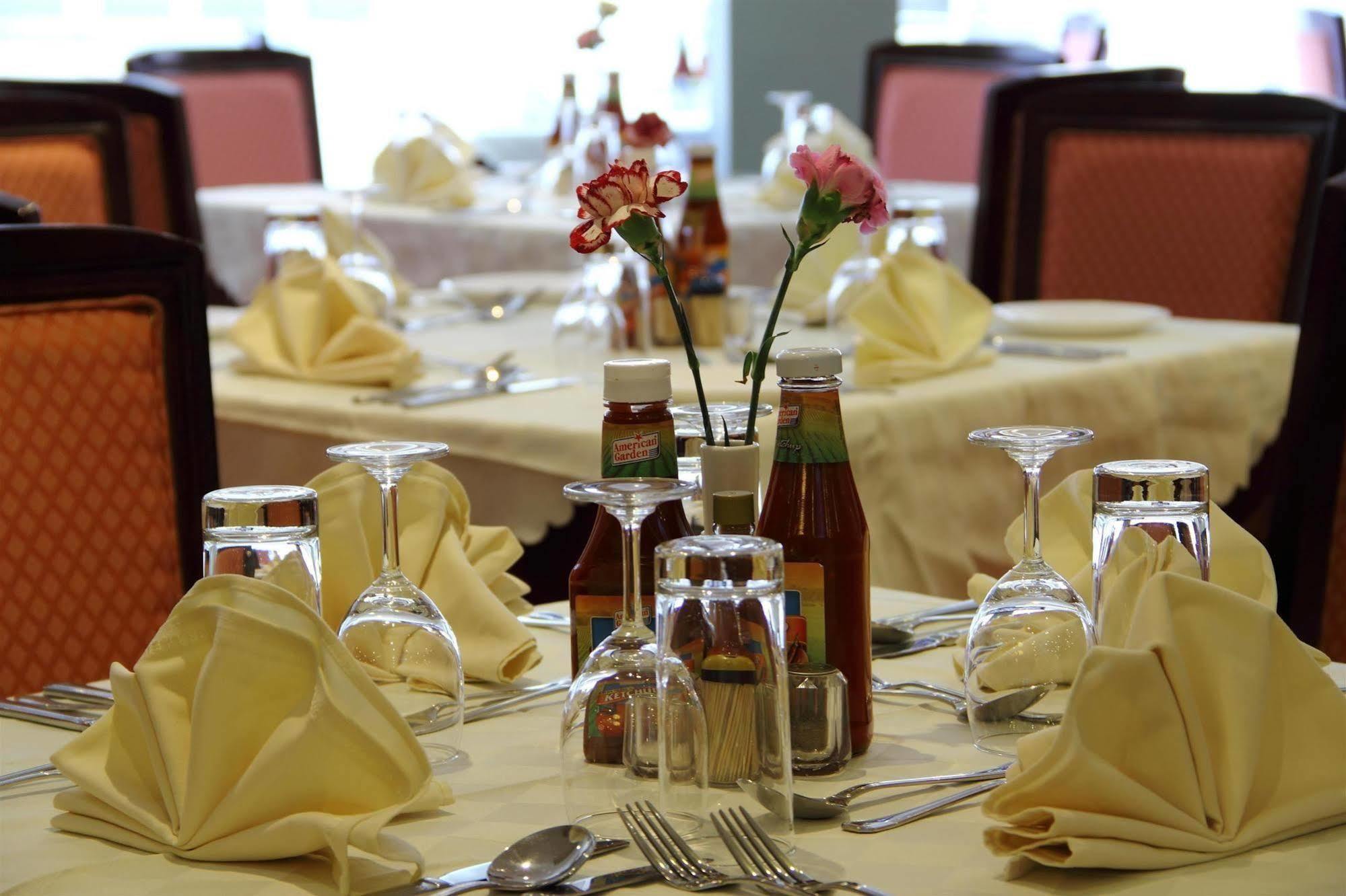Hotel Nikko Towers Dar es Salaam Ngoại thất bức ảnh